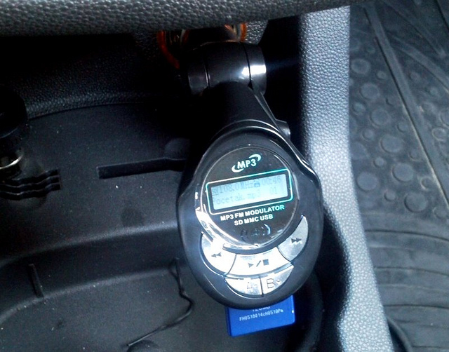 MP3 FM transmiteri za automobil